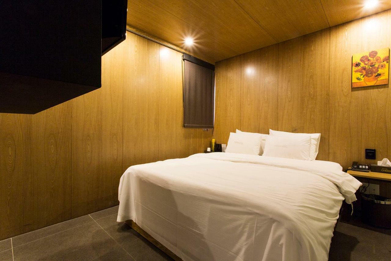 Cherry Hotel